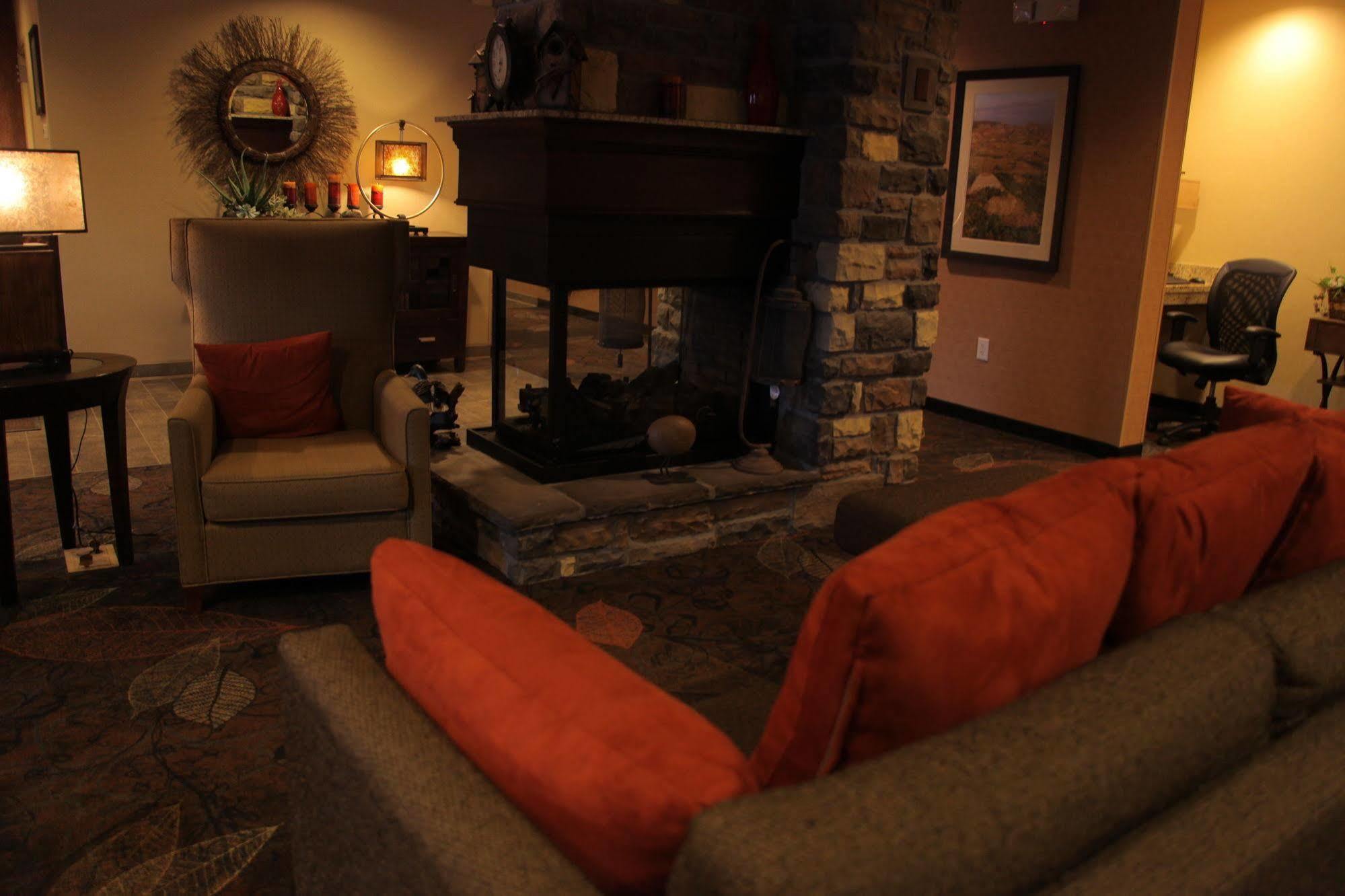 Little Missouri Inn & Suites Watford City Buitenkant foto