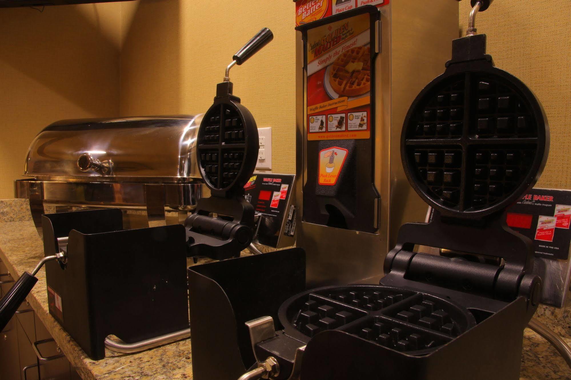 Little Missouri Inn & Suites Watford City Buitenkant foto