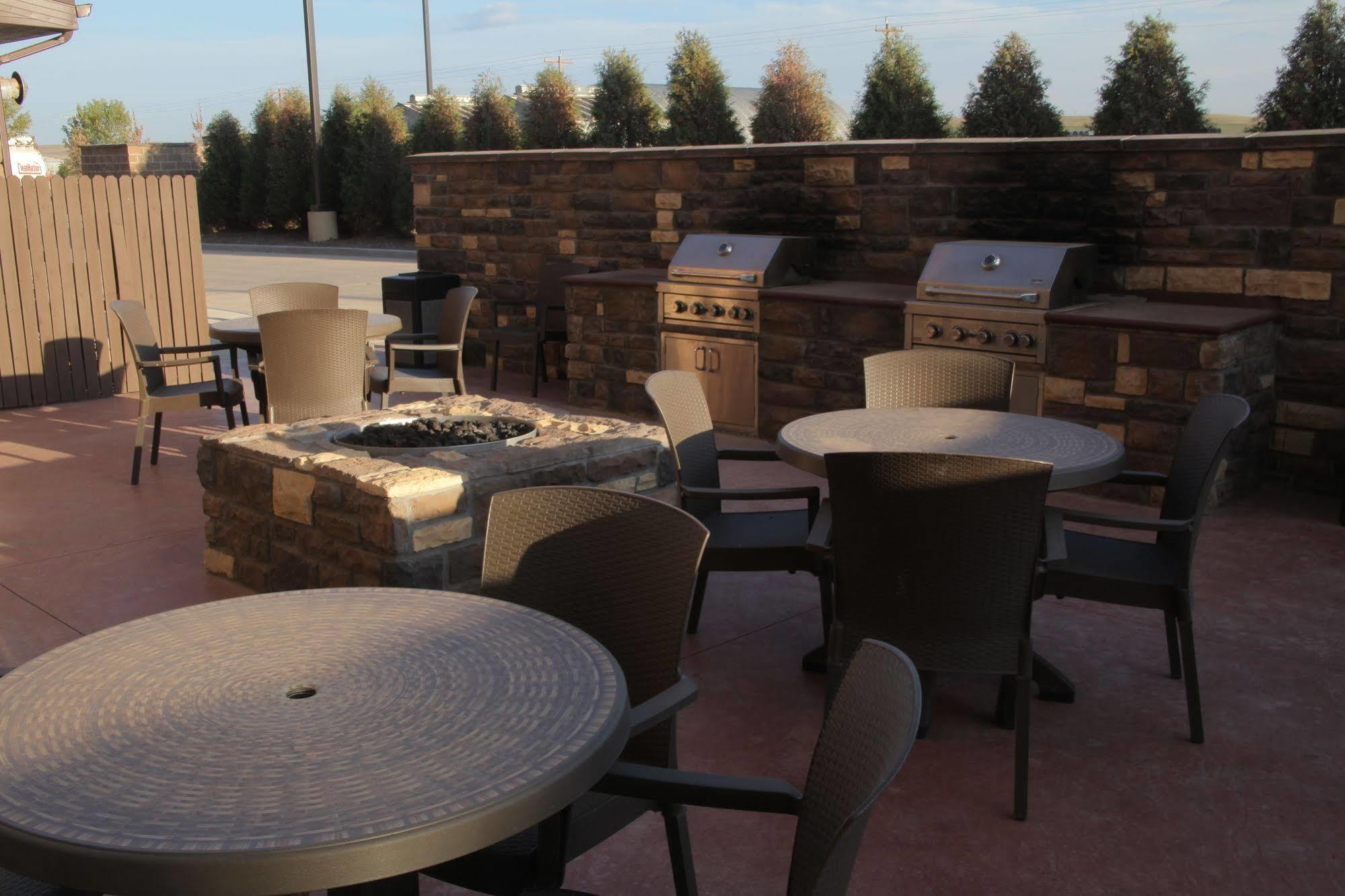 Little Missouri Inn & Suites Watford City Buitenkant foto
